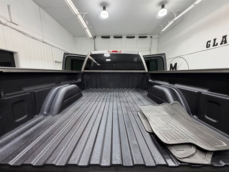 2007 Chevrolet Silverado 2500 LT 2500HD Classic 4X4 6.6L DIESEL LBZ MOTOR / Leather Seats / Rear Airbags / ZERO RUST - Photo 10 - Gladstone, OR 97027