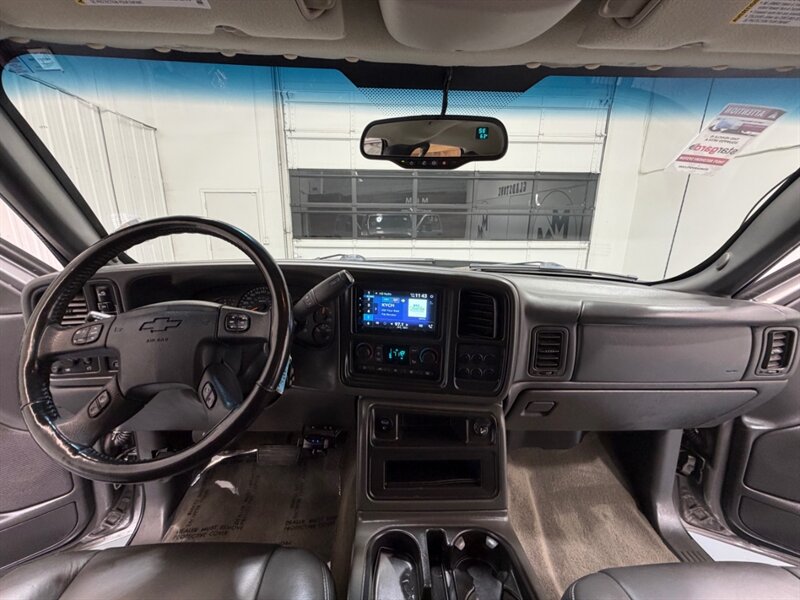 2007 Chevrolet Silverado 2500 LT 2500HD Classic 4X4 6.6L DIESEL LBZ MOTOR / Leather Seats / Rear Airbags / ZERO RUST - Photo 38 - Gladstone, OR 97027