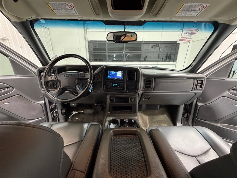 2007 Chevrolet Silverado 2500 LT 2500HD Classic 4X4 6.6L DIESEL LBZ MOTOR / Leather Seats / Rear Airbags / ZERO RUST - Photo 39 - Gladstone, OR 97027