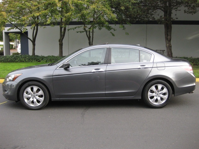 2008 Honda Accord EX-L V6/Leather/Moonroof / One Owner   - Photo 2 - Portland, OR 97217