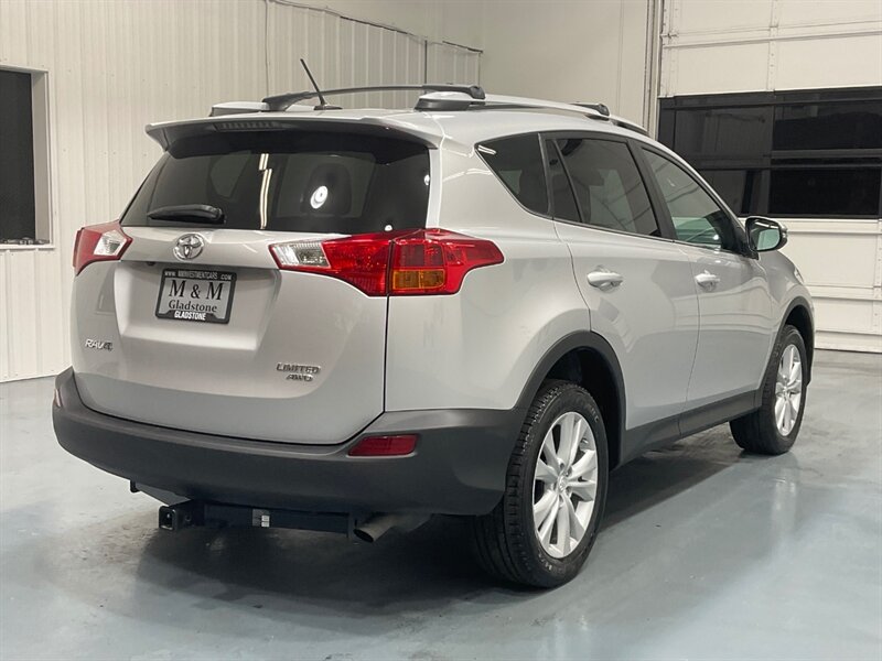 2014 Toyota RAV4 Limited AWD / Leather / Sunroof / Blis / 1-OWNER  / LOCAL SUV - Photo 7 - Gladstone, OR 97027