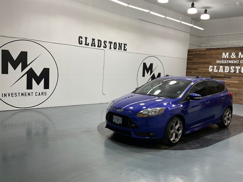 2014 Ford Focus ST Hatch Back / 2.0L 4Cyl ECOBOOST / 1-OWNER  / 6-SPEED MANUAL - Photo 25 - Gladstone, OR 97027