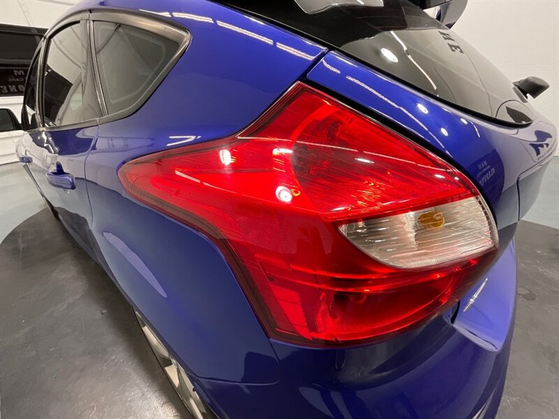 2014 Ford Focus ST Hatch Back / 2.0L 4Cyl ECOBOOST / 1-OWNER  / 6-SPEED MANUAL - Photo 29 - Gladstone, OR 97027