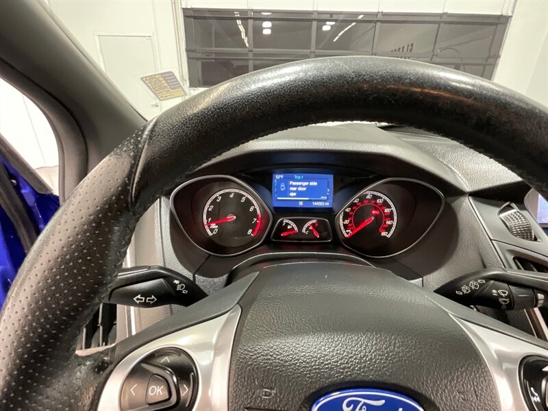 2014 Ford Focus ST Hatch Back / 2.0L 4Cyl ECOBOOST / 1-OWNER  / 6-SPEED MANUAL - Photo 43 - Gladstone, OR 97027