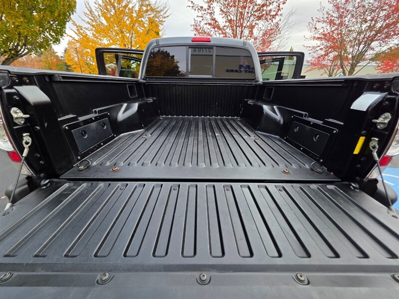 2010 Toyota Tacoma DOUBLE CAB 4X4 / V6 4.0L / NEW TIRES / NEW LIFT  / JUST SERVICED / NO RUST / EXCELLENT CONDITION - Photo 22 - Portland, OR 97217