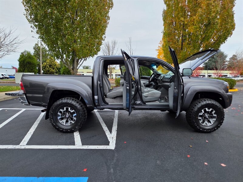 2010 Toyota Tacoma DOUBLE CAB 4X4 / V6 4.0L / NEW TIRES / NEW LIFT  / JUST SERVICED / NO RUST / EXCELLENT CONDITION - Photo 24 - Portland, OR 97217