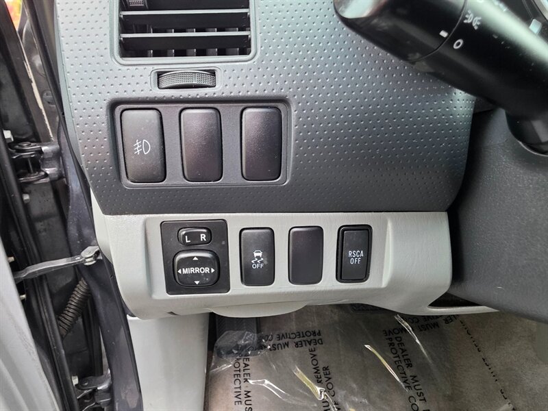 2010 Toyota Tacoma DOUBLE CAB 4X4 / V6 4.0L / NEW TIRES / NEW LIFT  / JUST SERVICED / NO RUST / EXCELLENT CONDITION - Photo 38 - Portland, OR 97217