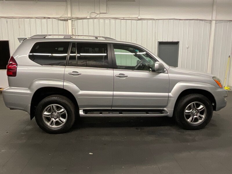 2008 Lexus GX 470 AWD / LEATHER / NAV / FRESH TIMING BELT / LOCAL  BACK UP CAMERA / SUNROOF / 3RD SEAT / CLEAN CLEAN - Photo 4 - Gladstone, OR 97027