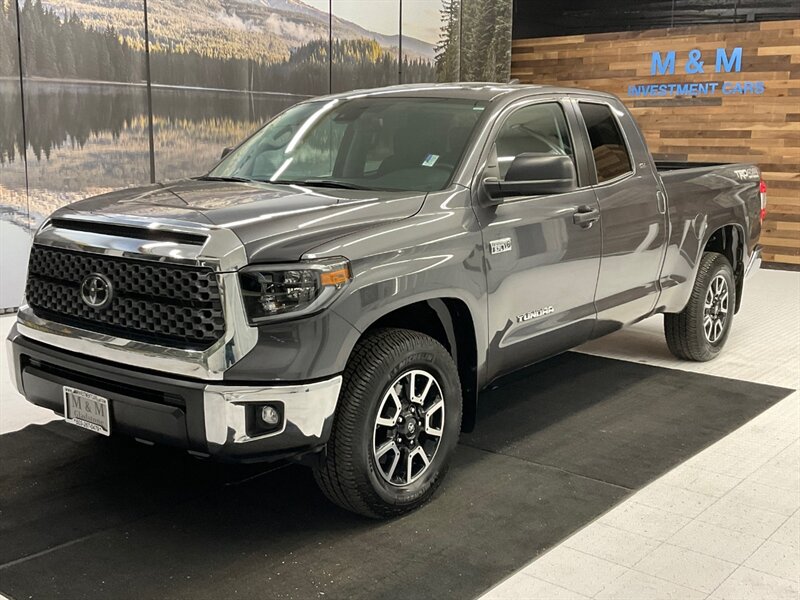 2020 Toyota Tundra SR5 TRD OFF ROAD / 5.7L V8 / 1-OWNER / 15,000 MILE  /LOCAL TRUCK / RUST FREE / BLIND SPOT ALERT / Backup Camera / LIKE NEW CONDITION !! - Photo 46 - Gladstone, OR 97027