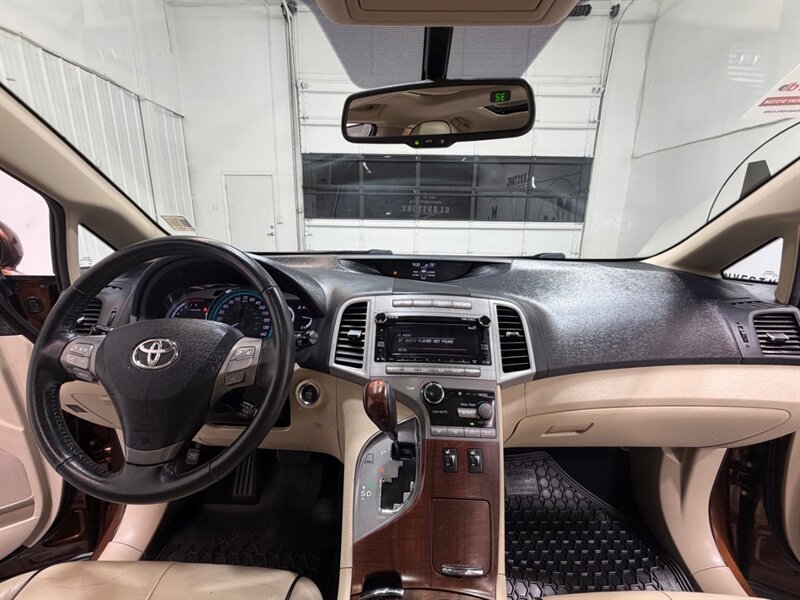 2011 Toyota Venza AWD 4cyl / Leather /Backup Cam /Panoramic Sunroof /Heated Leather Seats /All Wheel Drive - Photo 38 - Gladstone, OR 97027