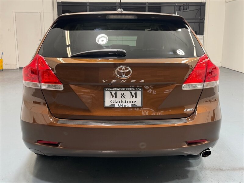 2011 Toyota Venza AWD 4cyl / Leather /Backup Cam /Panoramic Sunroof /Heated Leather Seats /All Wheel Drive - Photo 6 - Gladstone, OR 97027
