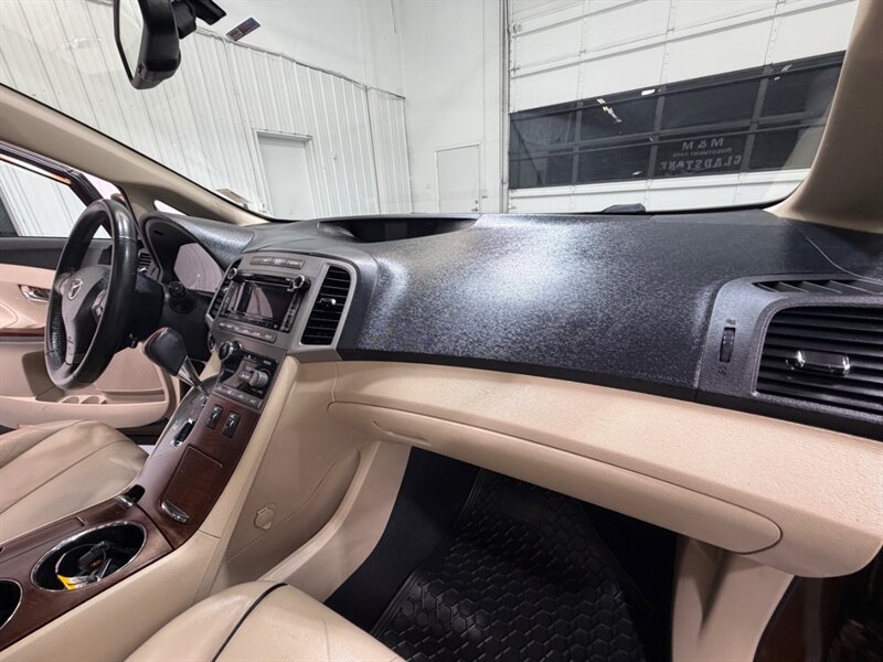 2011 Toyota Venza AWD 4cyl / Leather /Backup Cam /Panoramic Sunroof /Heated Leather Seats /All Wheel Drive - Photo 37 - Gladstone, OR 97027