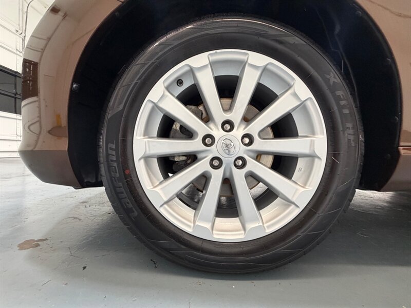 2011 Toyota Venza AWD 4cyl / Leather /Backup Cam /Panoramic Sunroof /Heated Leather Seats /All Wheel Drive - Photo 21 - Gladstone, OR 97027
