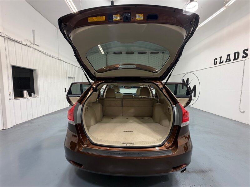 2011 Toyota Venza AWD 4cyl / Leather /Backup Cam /Panoramic Sunroof /Heated Leather Seats /All Wheel Drive - Photo 30 - Gladstone, OR 97027