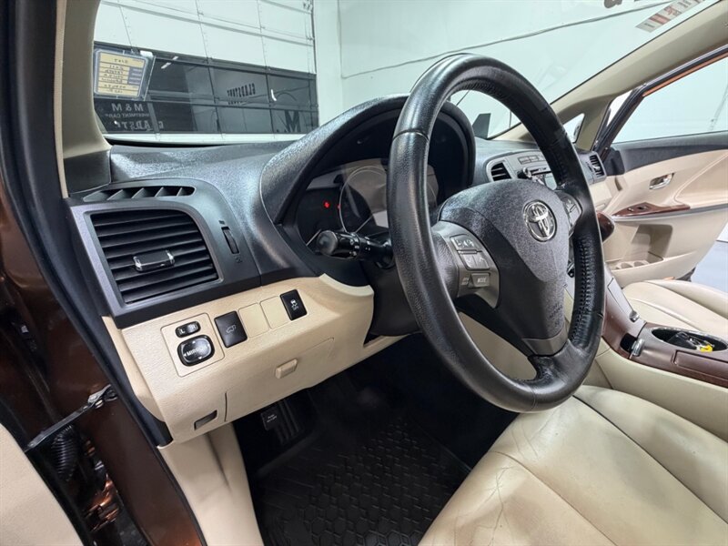 2011 Toyota Venza AWD 4cyl / Leather /Backup Cam /Panoramic Sunroof /Heated Leather Seats /All Wheel Drive - Photo 36 - Gladstone, OR 97027