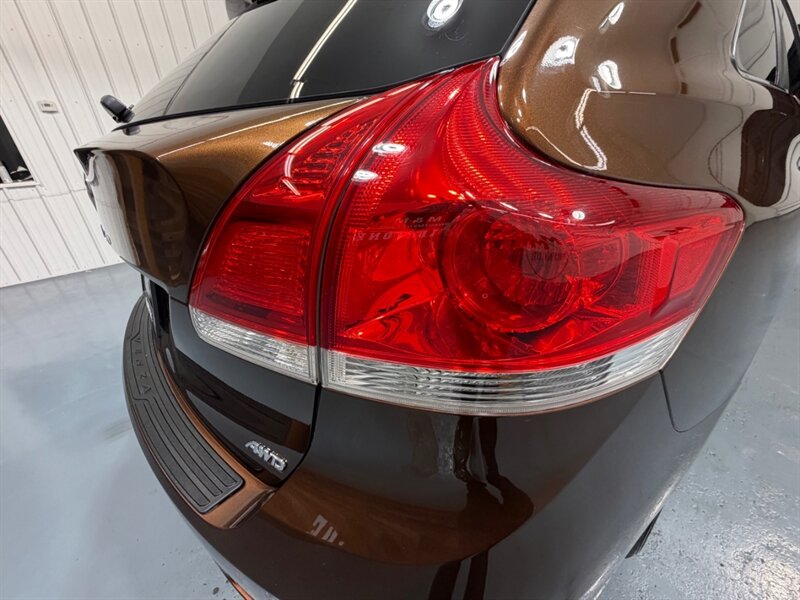 2011 Toyota Venza AWD 4cyl / Leather /Backup Cam /Panoramic Sunroof /Heated Leather Seats /All Wheel Drive - Photo 28 - Gladstone, OR 97027