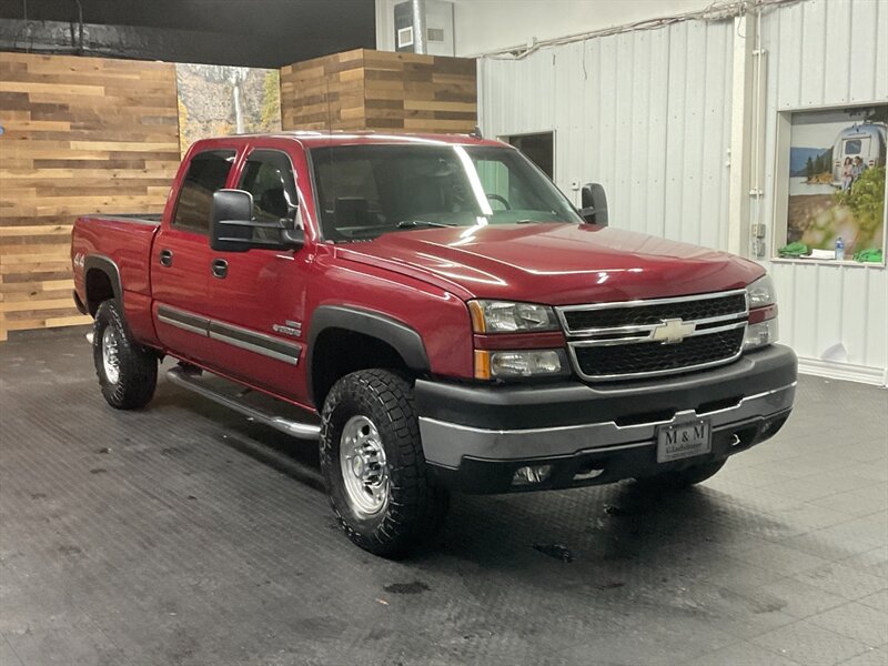 2007 Chevrolet Silverado 2500 LT Crew Cab 4X4 / 6.6L DURAMAX DIESEL / LBZ MOTOR  LOCAL TRUCK/ RUST FREE / BRAND NEW TIRES / ONLY 100,000 MILES - Photo 2 - Gladstone, OR 97027