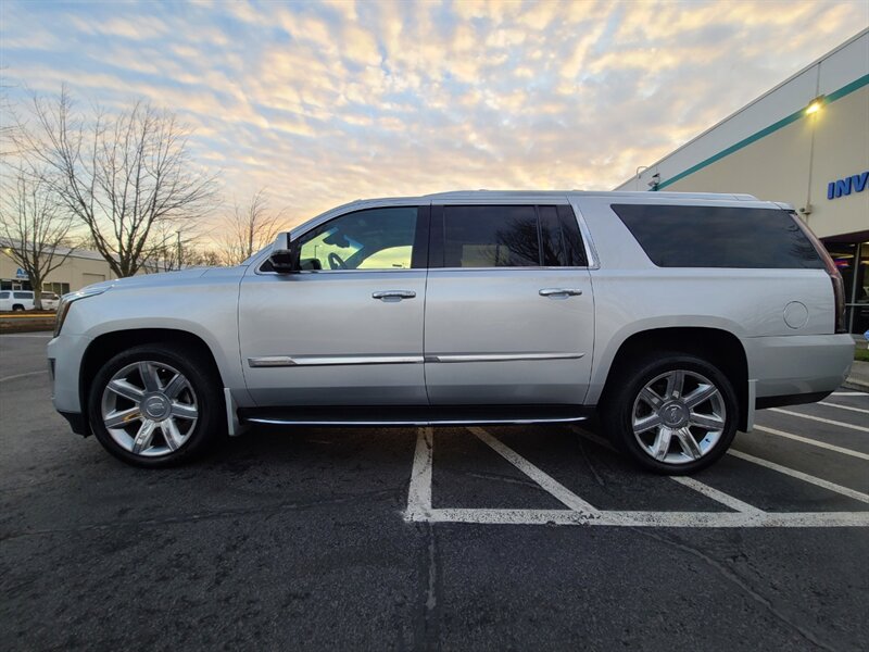 2016 Cadillac Escalade ESV Luxury Collection  / HEADS-UP DISPLAY / RADAR CRUISE / BLIND SPOT / LANE KEEP ASSIST / CAPTAIN SEATS / COOLED LEATHER / TOP SHAPE !! - Photo 3 - Portland, OR 97217