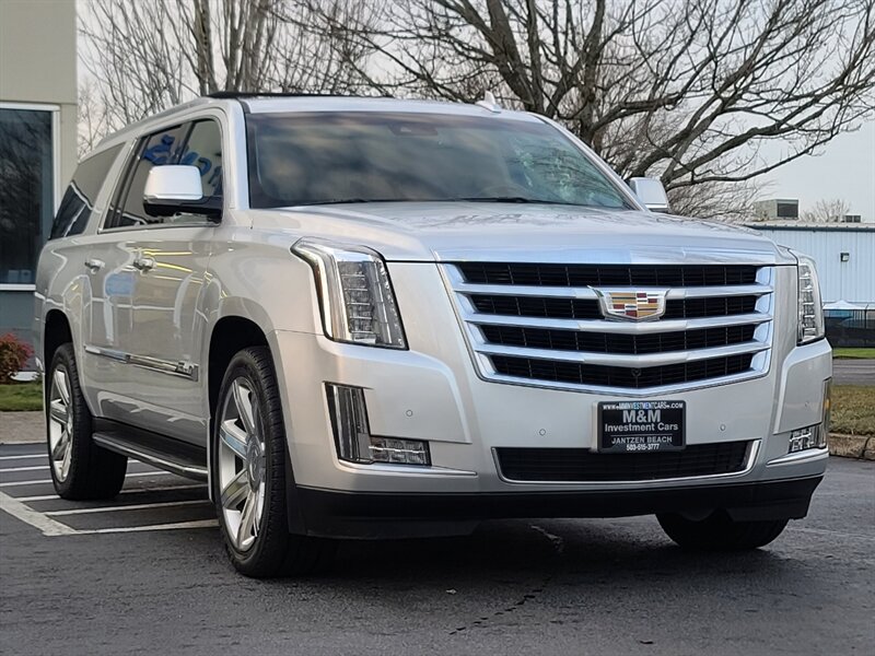 2016 Cadillac Escalade ESV Luxury Collection  / HEADS-UP DISPLAY / RADAR CRUISE / BLIND SPOT / LANE KEEP ASSIST / CAPTAIN SEATS / COOLED LEATHER / TOP SHAPE !! - Photo 2 - Portland, OR 97217