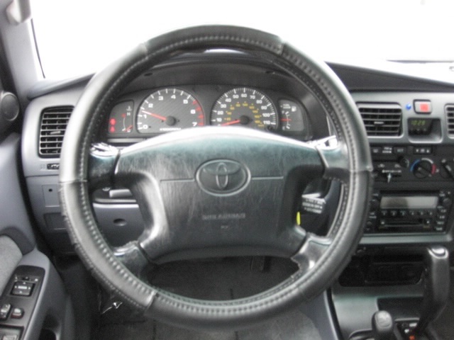 2000 Toyota 4Runner SPORT Edition / 4WD / Hood Scoop / LOW Miles   - Photo 28 - Portland, OR 97217