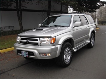 2000 Toyota 4Runner SPORT Edition / 4WD / Hood Scoop / LOW Miles SUV