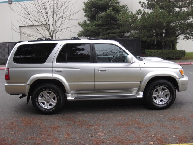 2000 Toyota 4Runner SPORT Edition / 4WD / Hood Scoop / LOW Miles   - Photo 7 - Portland, OR 97217