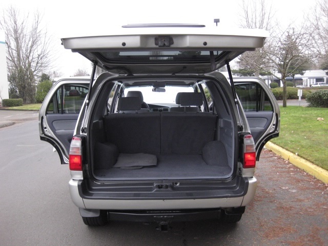 2000 Toyota 4Runner SPORT Edition / 4WD / Hood Scoop / LOW Miles   - Photo 12 - Portland, OR 97217