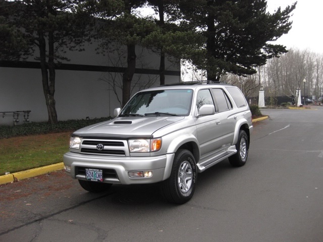 2000 Toyota 4Runner SPORT Edition / 4WD / Hood Scoop / LOW Miles   - Photo 47 - Portland, OR 97217