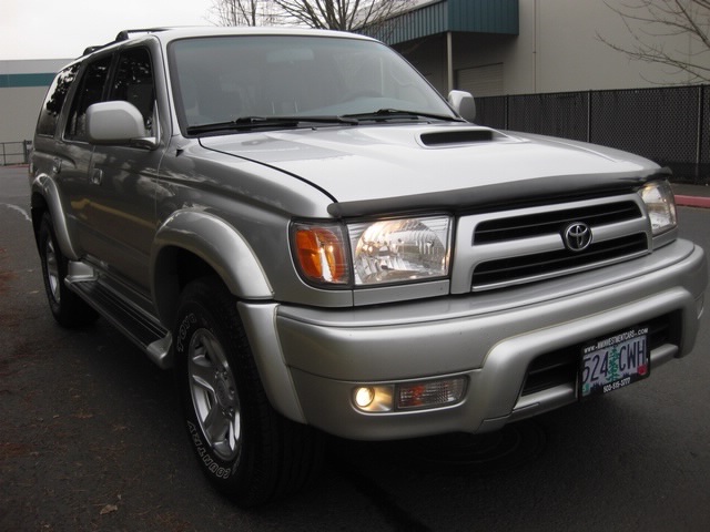 2000 Toyota 4Runner SPORT Edition / 4WD / Hood Scoop / LOW Miles   - Photo 44 - Portland, OR 97217