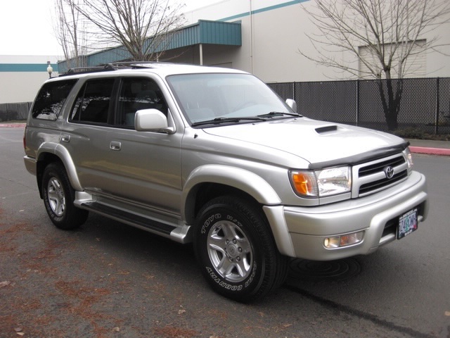 2000 Toyota 4Runner SPORT Edition / 4WD / Hood Scoop / LOW Miles   - Photo 8 - Portland, OR 97217