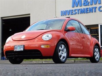 2003 Volkswagen Beetle GLS / Sunroof / 5-SPEED MANUAL / LOW LOW MILES Hatchback