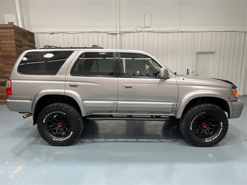 2002 Toyota 4Runner Limited 4X4 / LIFTED TRD WHEELS BF Goodrich Tires / ZERO RUST / Rear diff Locks / Timing Belt Service done - Photo 4 - Gladstone, OR 97027