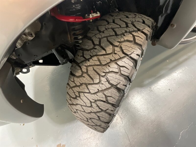 2002 Toyota 4Runner Limited 4X4 / LIFTED TRD WHEELS BF Goodrich Tires / ZERO RUST / Rear diff Locks / Timing Belt Service done - Photo 24 - Gladstone, OR 97027