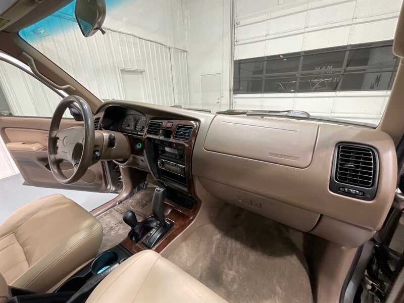 2002 Toyota 4Runner Limited 4X4 / LIFTED TRD WHEELS BF Goodrich Tires / ZERO RUST / Rear diff Locks / Timing Belt Service done - Photo 37 - Gladstone, OR 97027