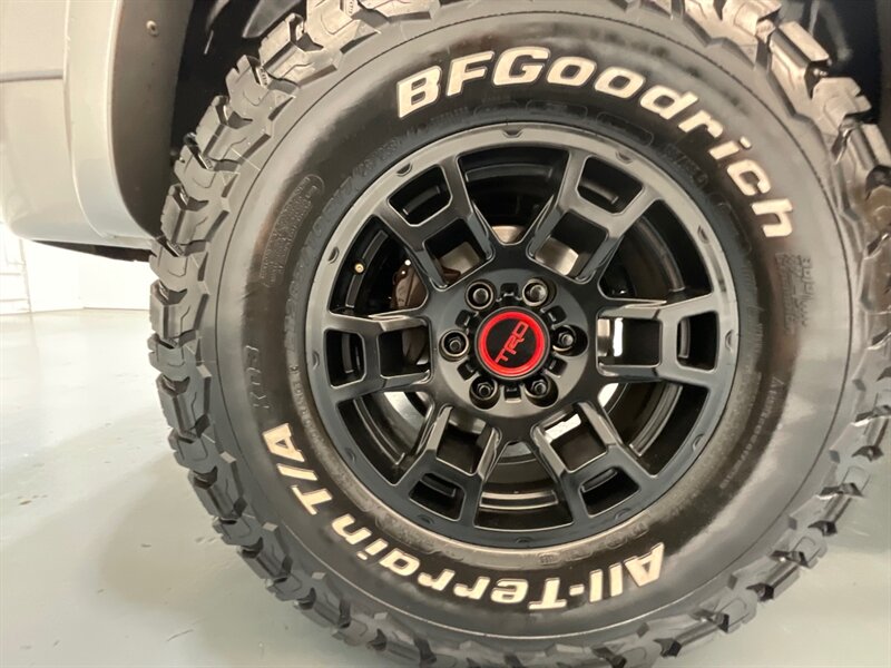 2002 Toyota 4Runner Limited 4X4 / LIFTED TRD WHEELS BF Goodrich Tires / ZERO RUST / Rear diff Locks / Timing Belt Service done - Photo 23 - Gladstone, OR 97027