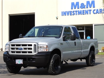 2006 Ford F-250 Super Duty XL / 4x4 / 5.4L Gas/ 66K Miles Truck