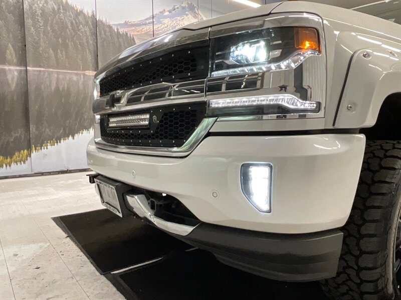 2017 Chevrolet Silverado 1500 High Country Crew Cab 4X4 / 5.3L V8 / LIFTED  / BRAND NEW  TIRES / Leather w. heated & ventilated Seats / Sunroof / LOCAL OREGON TRUCK / RUST FREE - Photo 10 - Gladstone, OR 97027