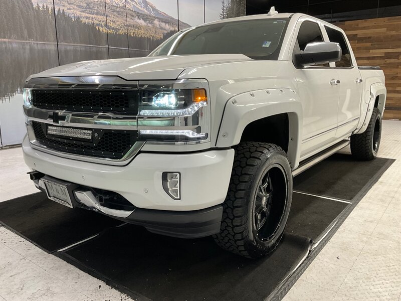 2017 Chevrolet Silverado 1500 High Country Crew Cab 4X4 / 5.3L V8 / LIFTED  / BRAND NEW  TIRES / Leather w. heated & ventilated Seats / Sunroof / LOCAL OREGON TRUCK / RUST FREE - Photo 7 - Gladstone, OR 97027