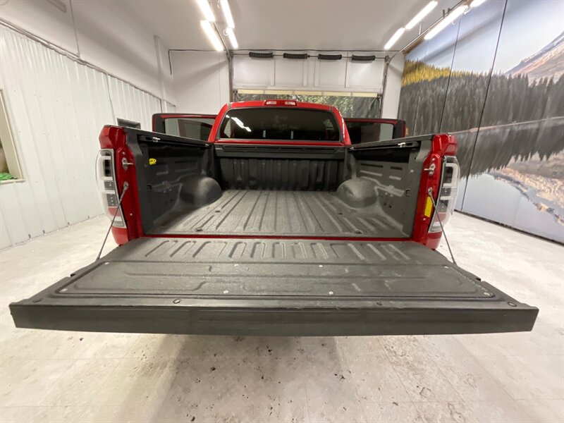 2014 Toyota Tundra SR5 CrewMax 4X4 / 5.7L V8 / LIFTED / 69K MILES  / BRAND NEW 35 " MUD TIRES / Backup Camera / Rough Country Running board / Spray in bed liner / SHARP!! - Photo 22 - Gladstone, OR 97027