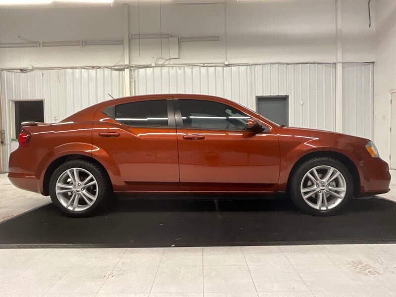 2012 Dodge Avenger SXT Plus Sedan / 3.6L V6 /Navigation/ 81,000 MILES  / Heated Seats / LOCAL OREGON CAR / Backup Camera - Photo 4 - Gladstone, OR 97027