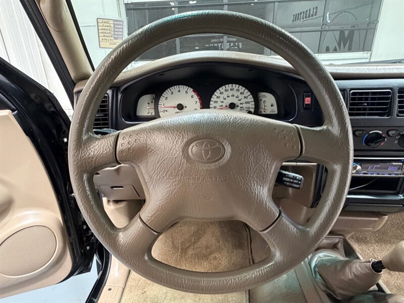 2003 Toyota Tacoma SR5 V6 4X4 5-SPEED MANUAL/OREGON TRUCK w.ZERO RUST /TIMING BELT SERVICE ALREADY DONE - Photo 16 - Gladstone, OR 97027