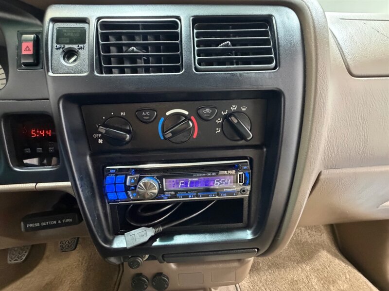 2003 Toyota Tacoma SR5 V6 4X4 5-SPEED MANUAL/OREGON TRUCK w.ZERO RUST /TIMING BELT SERVICE ALREADY DONE - Photo 18 - Gladstone, OR 97027