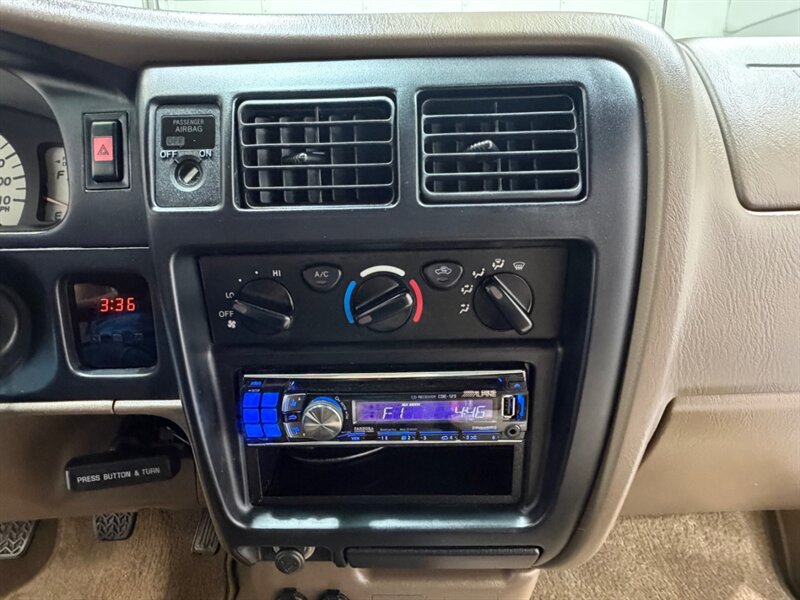2003 Toyota Tacoma SR5 V6 4X4 5-SPEED MANUAL/OREGON TRUCK w.ZERO RUST /TIMING BELT SERVICE ALREADY DONE - Photo 17 - Gladstone, OR 97027