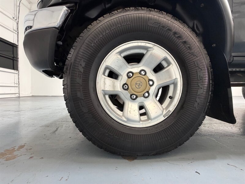 2003 Toyota Tacoma SR5 V6 4X4 5-SPEED MANUAL/OREGON TRUCK w.ZERO RUST /TIMING BELT SERVICE ALREADY DONE - Photo 23 - Gladstone, OR 97027