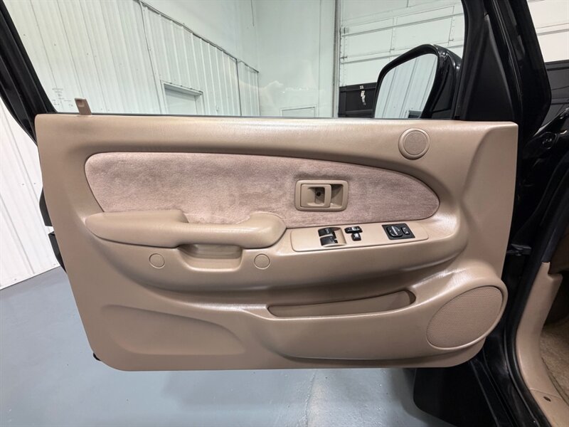 2003 Toyota Tacoma SR5 V6 4X4 5-SPEED MANUAL/OREGON TRUCK w.ZERO RUST /TIMING BELT SERVICE ALREADY DONE - Photo 33 - Gladstone, OR 97027