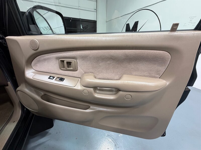 2003 Toyota Tacoma SR5 V6 4X4 5-SPEED MANUAL/OREGON TRUCK w.ZERO RUST /TIMING BELT SERVICE ALREADY DONE - Photo 32 - Gladstone, OR 97027