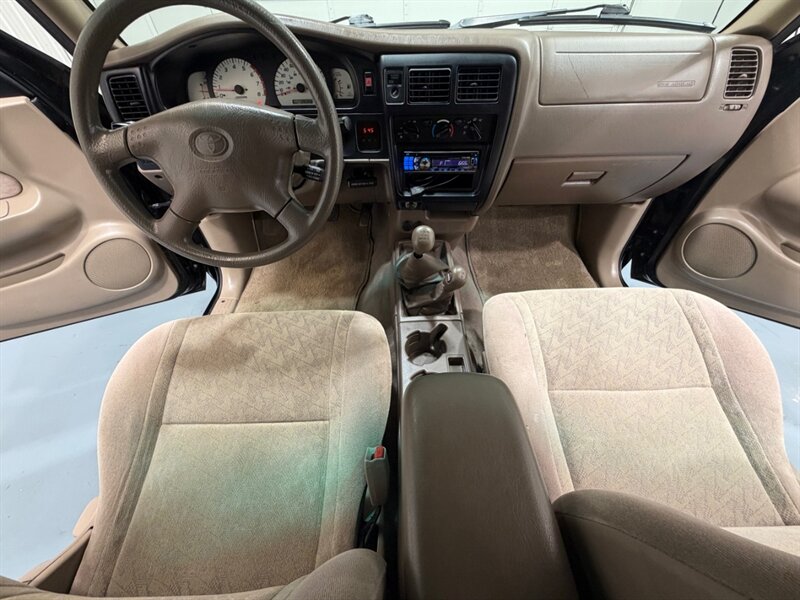 2003 Toyota Tacoma SR5 V6 4X4 5-SPEED MANUAL/OREGON TRUCK w.ZERO RUST /TIMING BELT SERVICE ALREADY DONE - Photo 17 - Gladstone, OR 97027