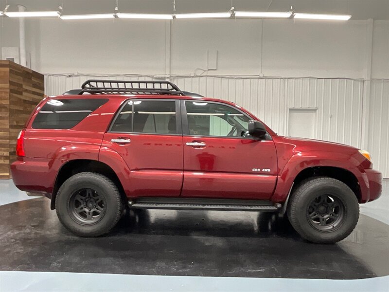 2007 Toyota 4Runner SR5 Sport Utility 4X4 / 4.0L V6 / Sunroof / CLEAN  / RUST FREE / Excel Cond - Photo 4 - Gladstone, OR 97027