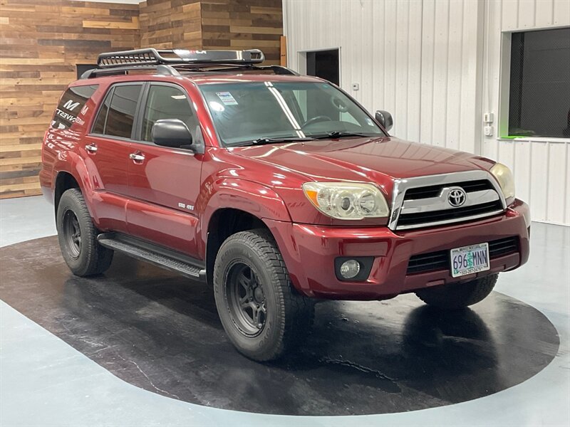 2007 Toyota 4Runner SR5 Sport Utility 4X4 / 4.0L V6 / Sunroof / CLEAN  / RUST FREE / Excel Cond - Photo 2 - Gladstone, OR 97027