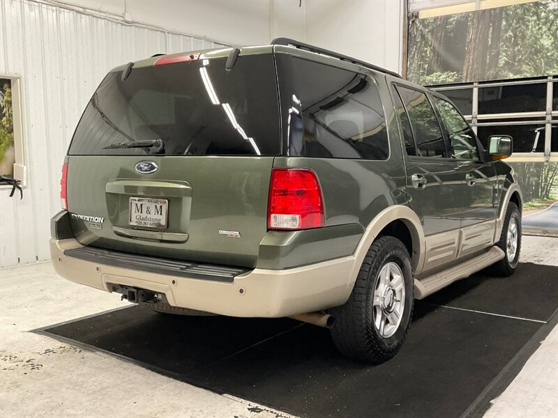 2005 Ford Expedition Eddie Bauer 4X4 / 5.4L V8 / 3rd Row / Local  / Leather & Sunroof / Captain Chairs - Photo 8 - Gladstone, OR 97027